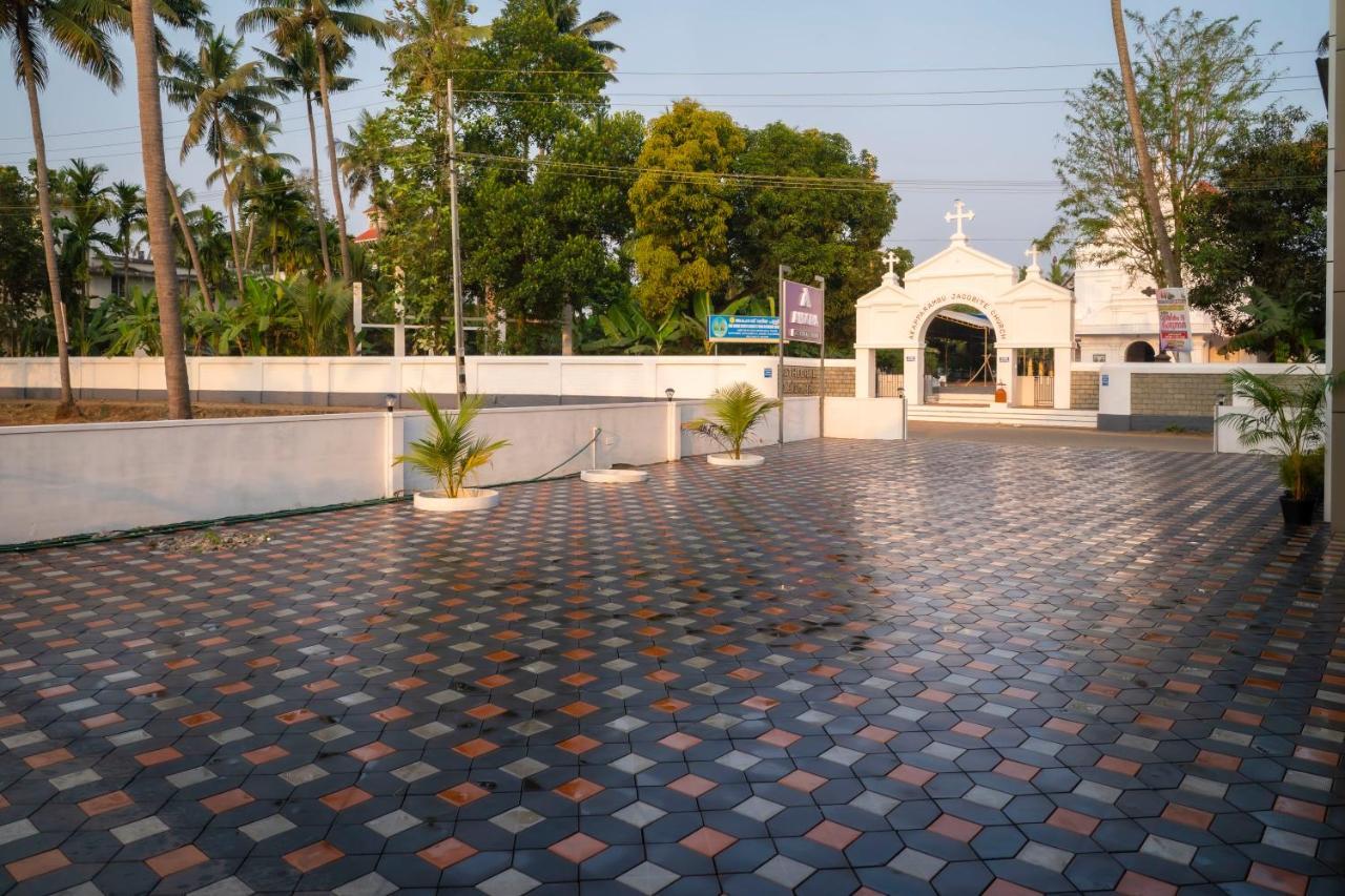 Hotel Aldora Airport Residency Nedumbassery Exterior foto
