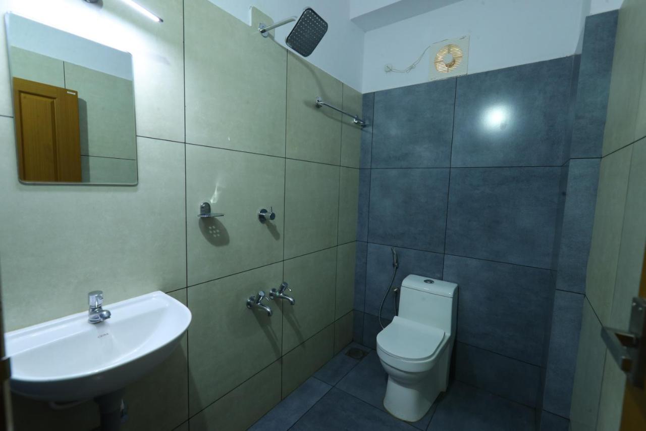 Hotel Aldora Airport Residency Nedumbassery Exterior foto