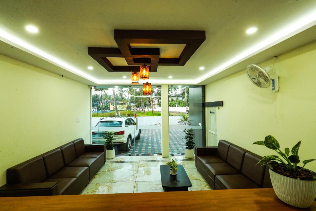 Hotel Aldora Airport Residency Nedumbassery Exterior foto