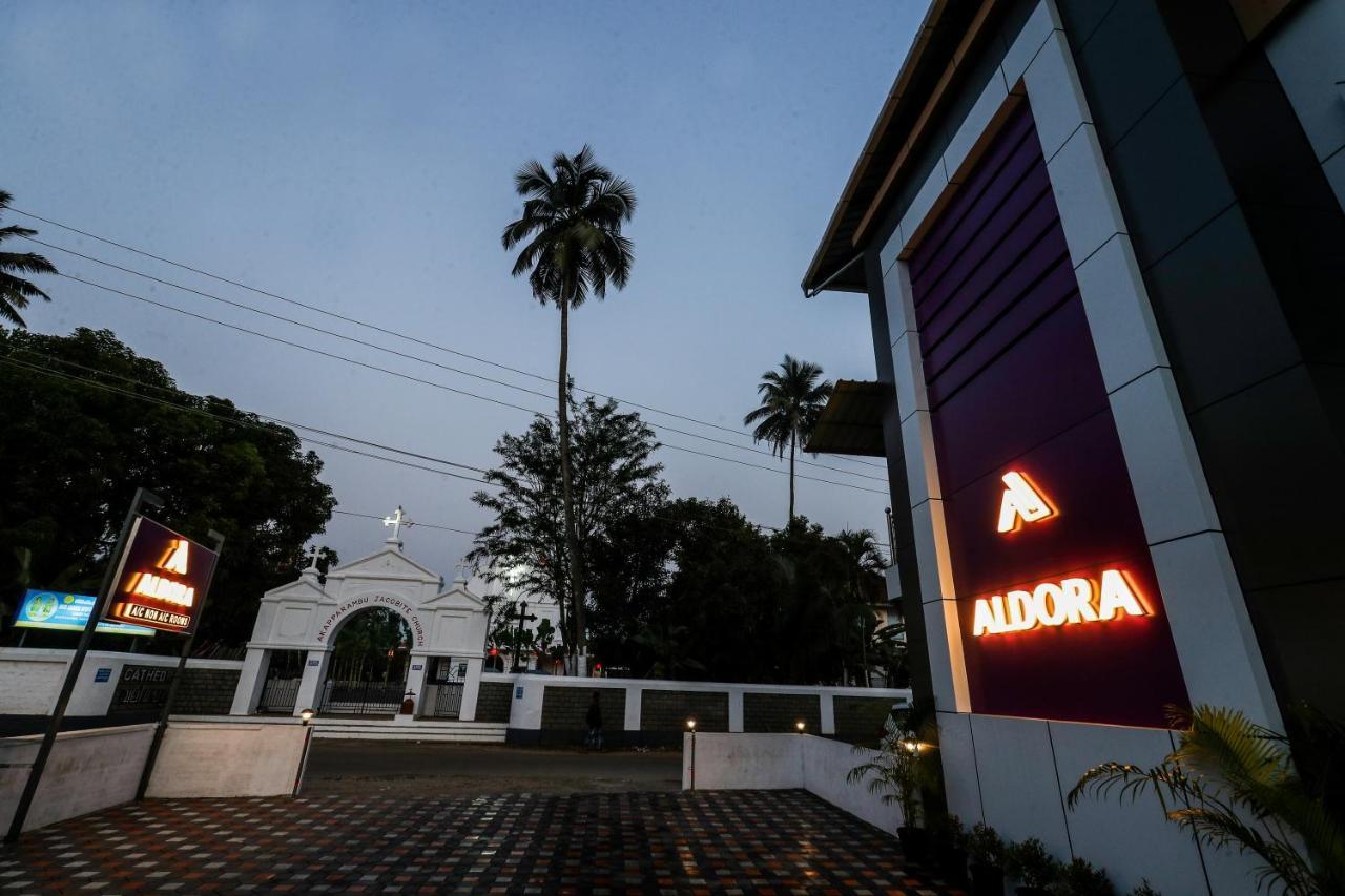 Hotel Aldora Airport Residency Nedumbassery Exterior foto