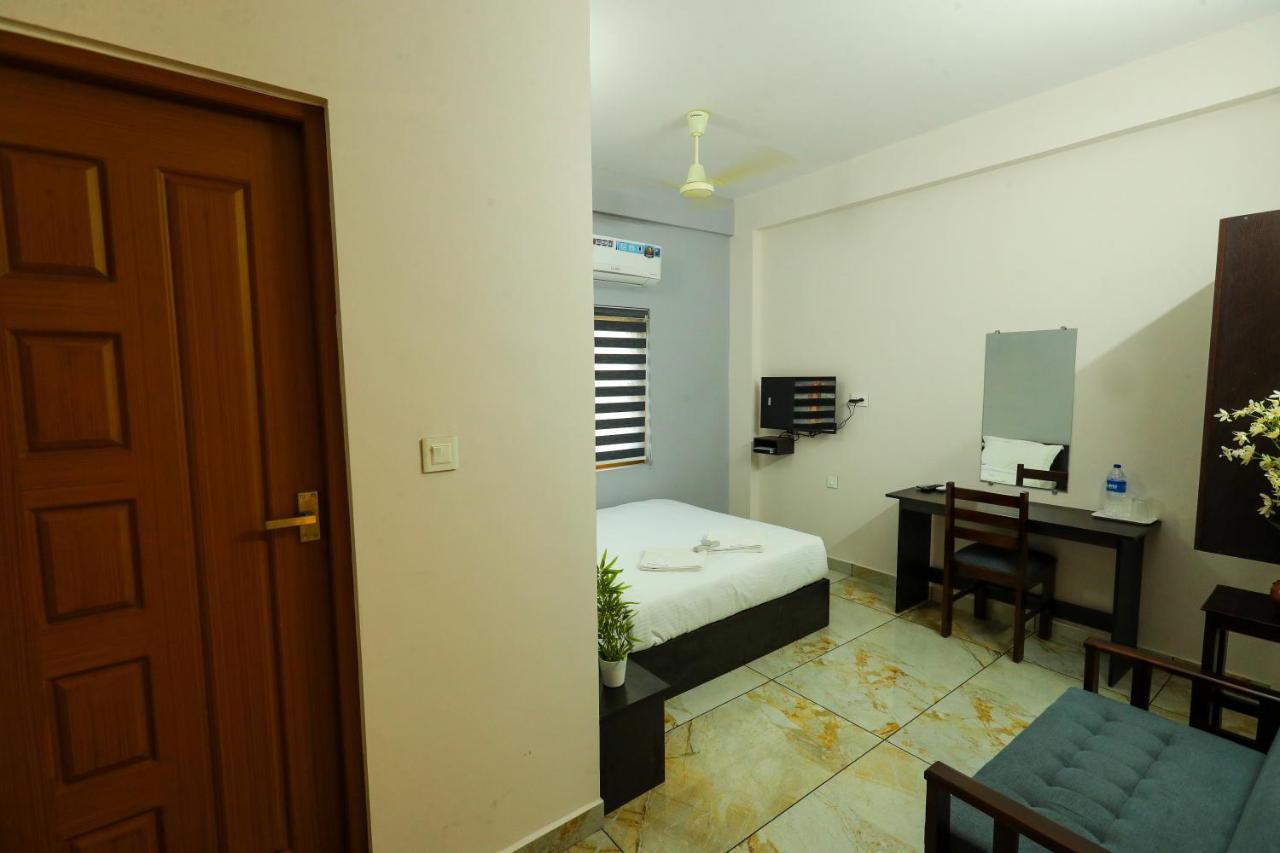 Hotel Aldora Airport Residency Nedumbassery Exterior foto